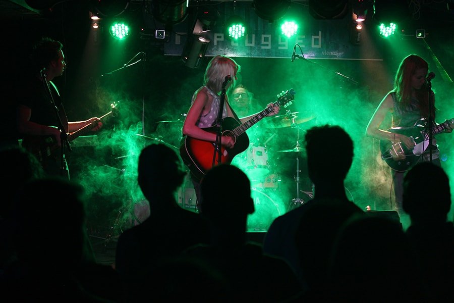 MonaLisa Twins live on stage at the Replugged in Vienna