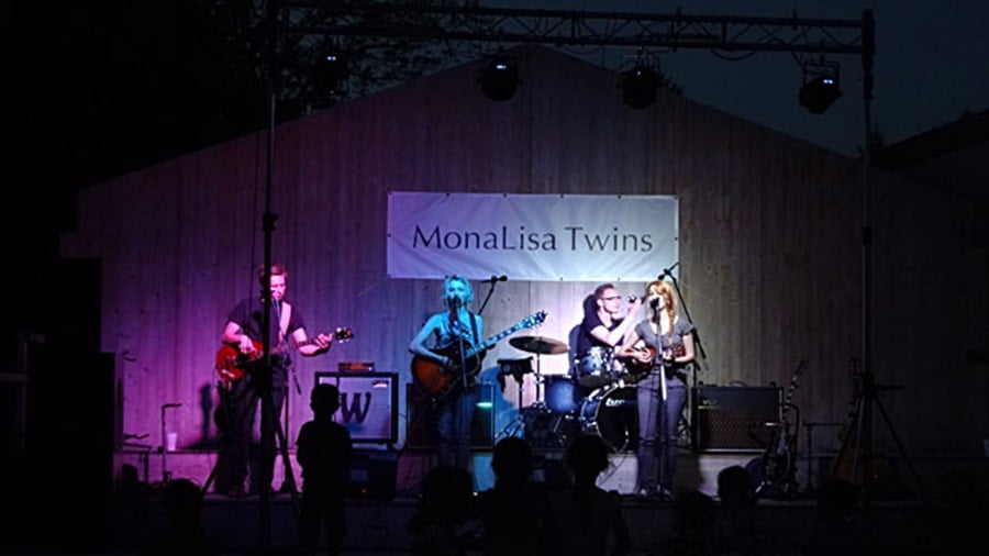 MonaLisa Twins on stage at the May Tree Fest Maibaumfest in Franzensdorf